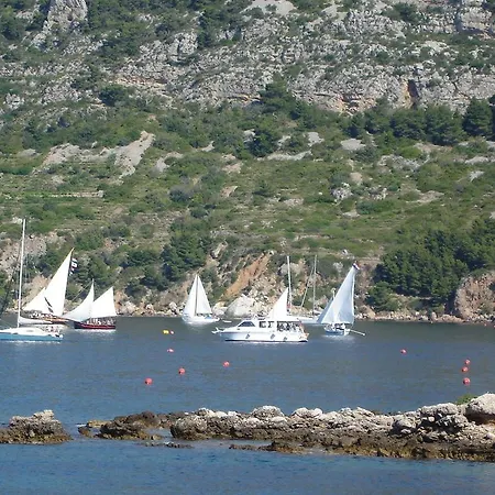 Kastelani Komiza