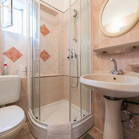 Kastelani Apartment Komiza