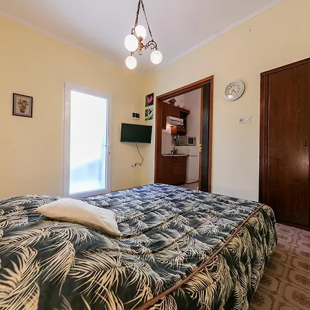 Apartment Kastelani *