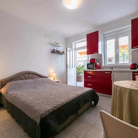 Apartment Kastelani Komiza