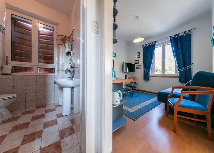 Kastelani Apartment Komiza