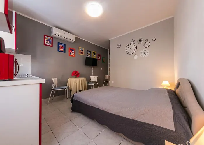 Kastelani Apartment *